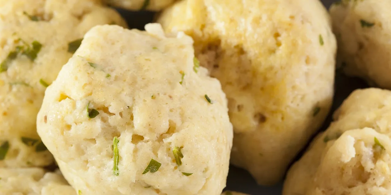 Light And Fluffy Chicken Matzoh Balls