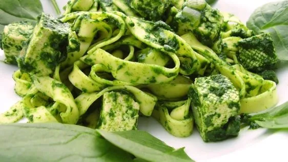 Light Spinach Pasta With Tofu