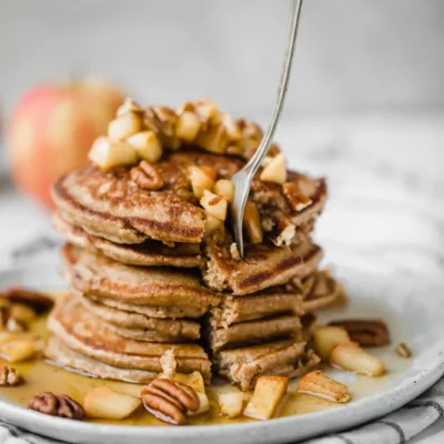 Low Calorie Apple Cinnamon Pancakes