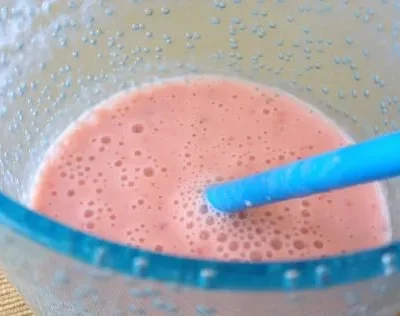 Low-Calorie Strawberry Orange Yogurt Smoothie Recipe