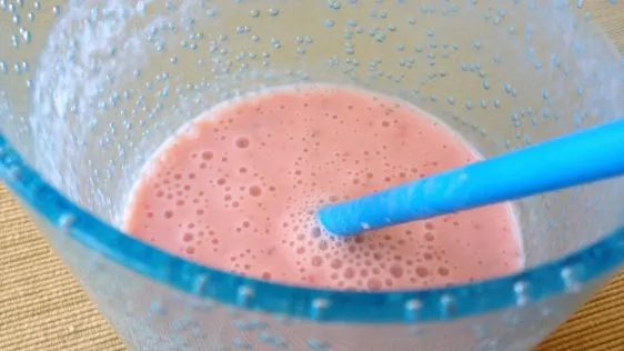 Low-Calorie Strawberry Orange Yogurt Smoothie Recipe