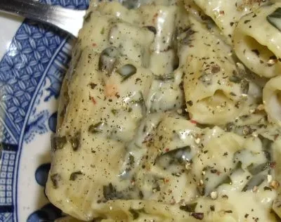 Macaroni With Spinach Sauce