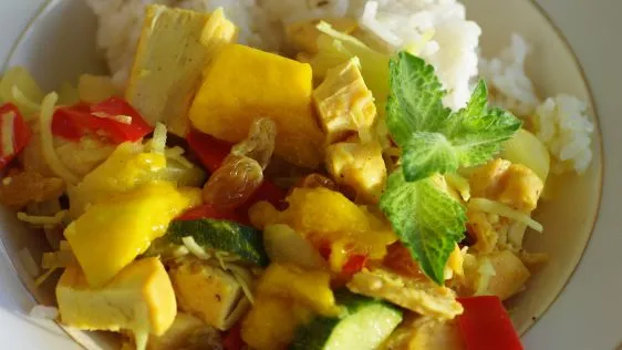 Mango Chicken Delight: A Tropical Fusion Recipe