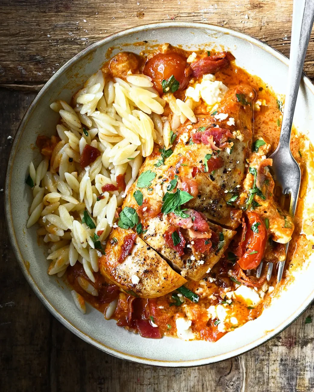 Mediterranean Chicken with Tomato and Feta Delight