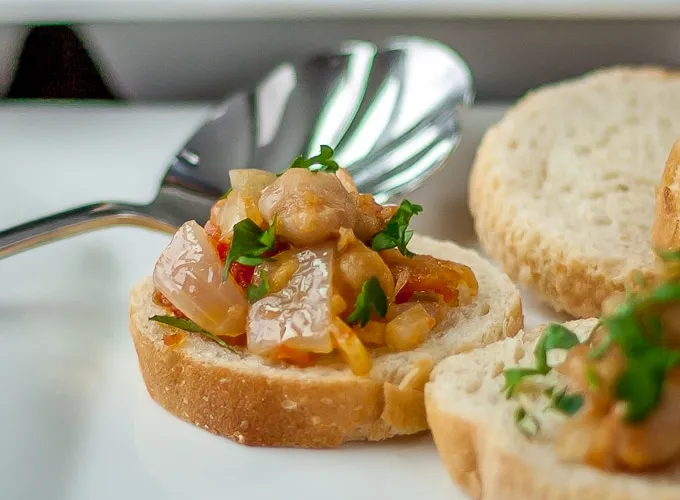 Mediterranean-Style Chickpea and Tomato Stew