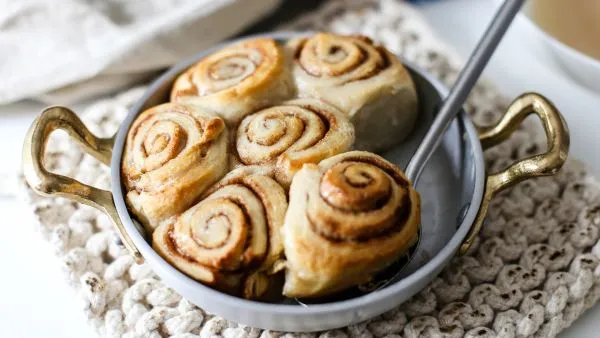 Miniature Cinnamon Roll Bites: A Quick and Easy Recipe