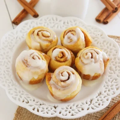 Miniature Cinnamon Roll Bites: A Quick And Easy Recipe