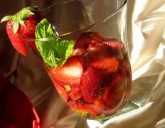 Minted Strawberries With White Wine