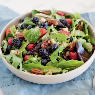 Mixed Baby Greens And Arugula With Blackberries And Pecans