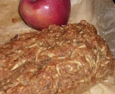 Moist Cinnamon Apple Quick Bread