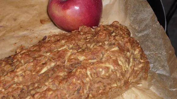 Moist Cinnamon Apple Quick Bread