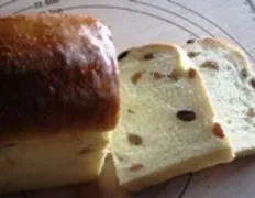 Moist and Chewy Homemade Raisin Bread Recipe