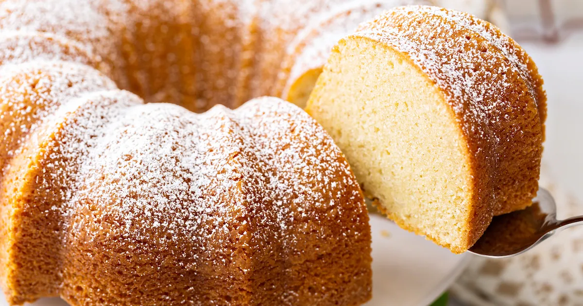 Moist and Fluffy Vanilla Pound Cake Recipe