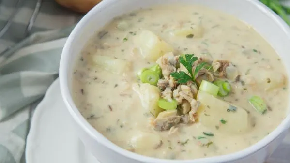 Moms Clam Chowder