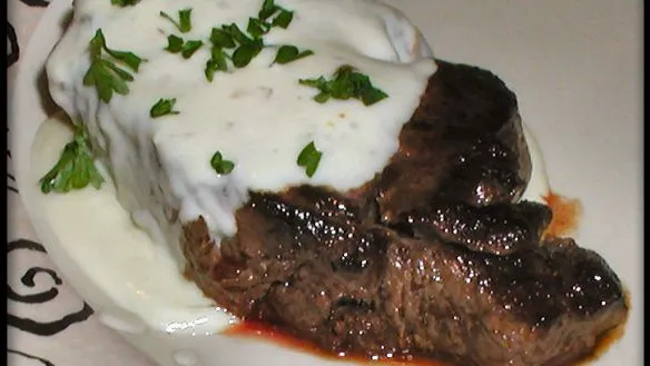 Mouthwatering Steak with Creamy Roquefort Sauce Recipe