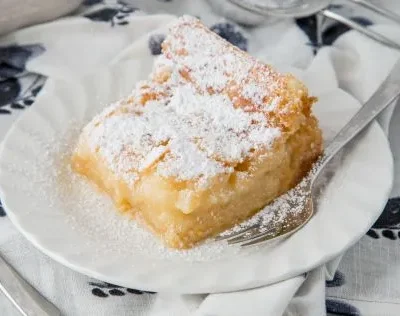 Mrs. Knobbes Gooey Butter Cake