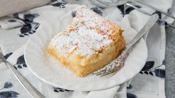 Mrs. Knobbes Gooey Butter Cake