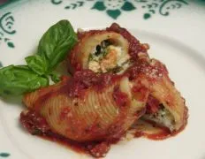 Mushroom-Sauce Spinach-Stuffed Shells: A Vegetarian Delight