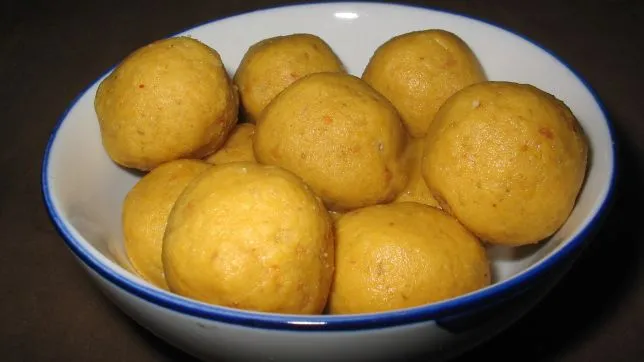 My Addictive Besan Gram Flour Ladoo