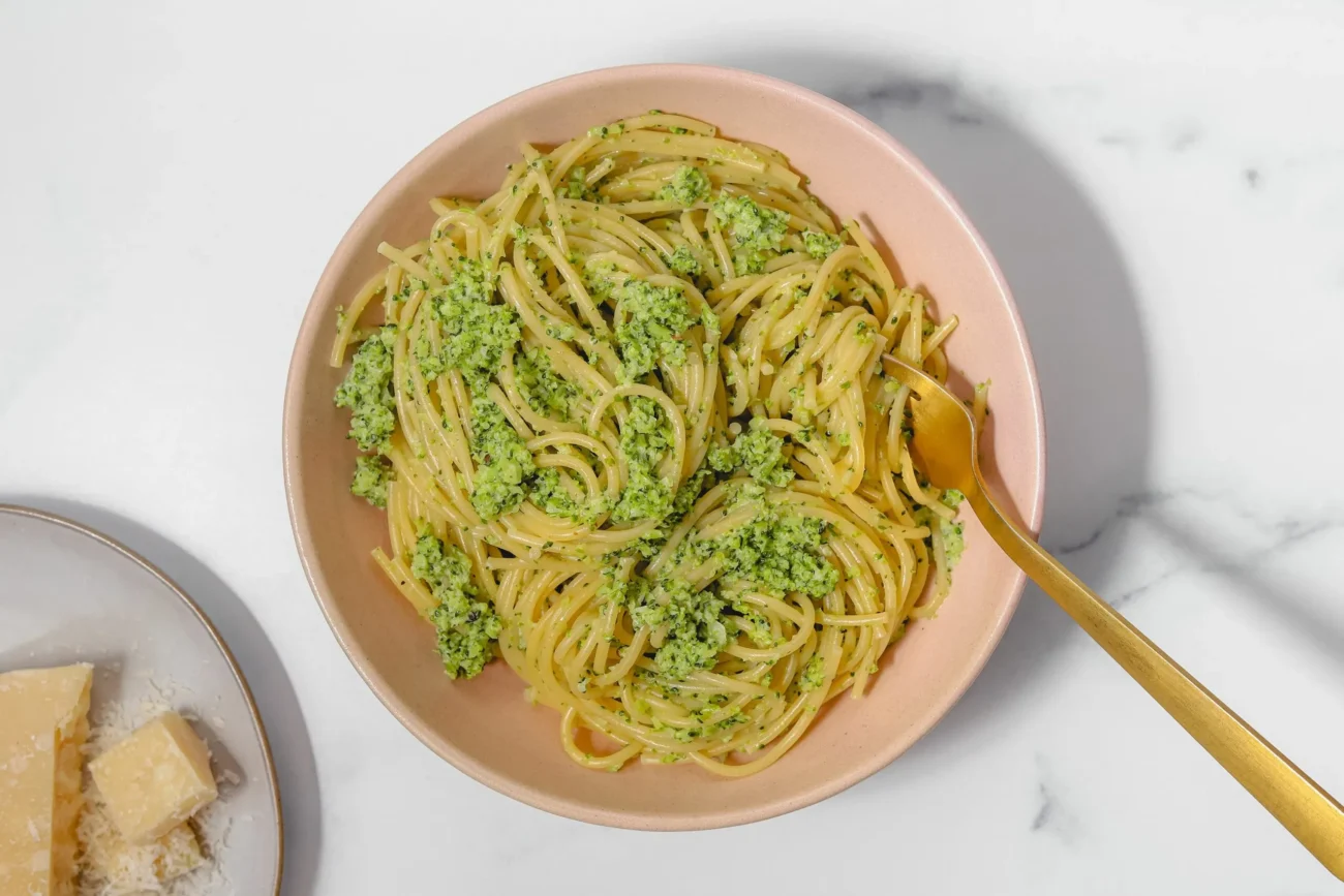 Noodles With Creamed Broccoli Sauce