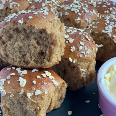 Oatmeal Dinner Rolls