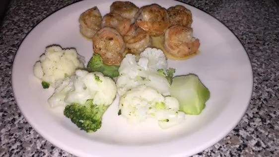 Pan Seared Shrimp With Garlic-Lemon