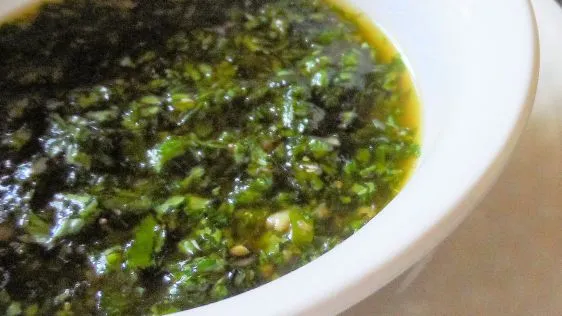 Parsley, Olive Oil, And Garlic Sauce