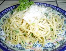 Pasta With Oil And Garlic Sauce