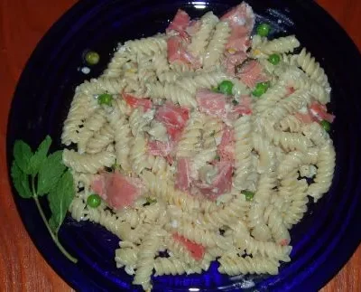 Pasta With Prosciutto In A Lemon Cream