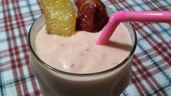 Peachy Strawberry Smoothie