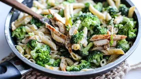 Penne With Chicken & Broccoli