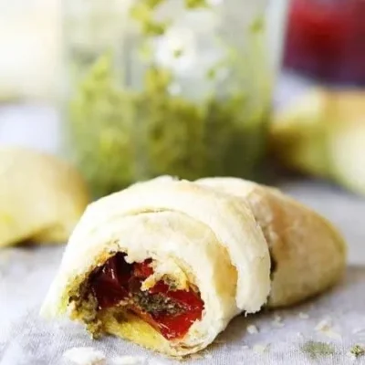 Pesto And Brie Canapes