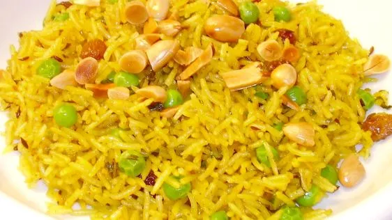 Pilaf With Peas And Raisins