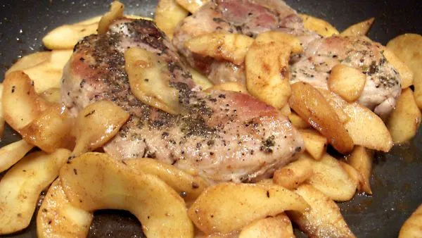 Pork Loin Chops With Cinnamon Apples