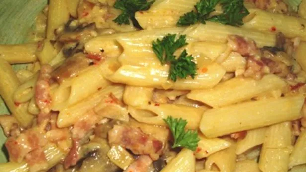 Quick And Easy Creamy Bacon- Mushroom Pasta