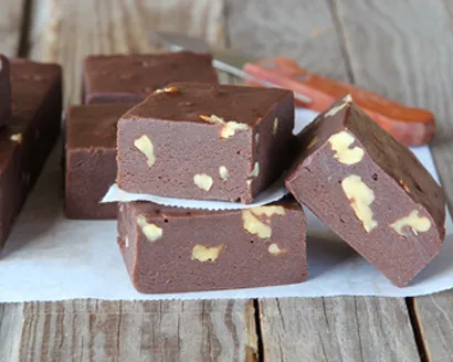 Quick Fruit And Nut Fudge