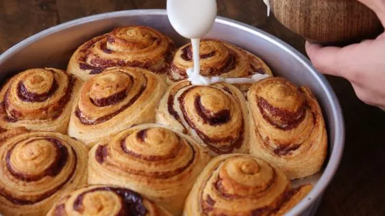 Quick-Rise Cake Mix Cinnamon Rolls