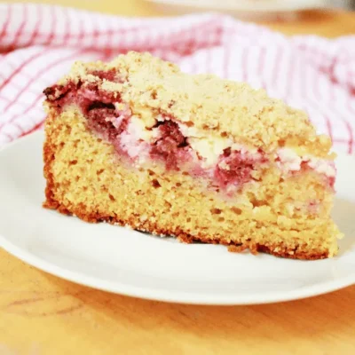 Raspberry- Cheese Coffee Cake