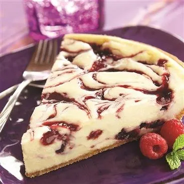 Raspberry Swirl Cheesecake Pie