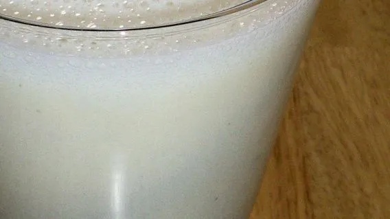 Refreshing Pineapple-Banana Smoothie: A Tropical Delight