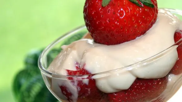 Refreshing Strawberry Hibiscus Cooler Recipe