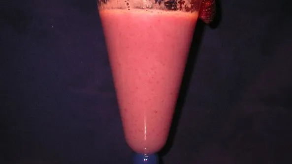 Refreshing Strawberry Lime Smoothie Recipe for a Zesty Start