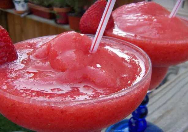 Refreshing Summer Fruit Daiquiris: With or Without Alcohol