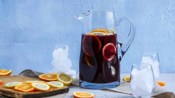 Refreshing Summer Sangria with Red Wine