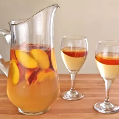 Refreshing Summer White Peach Sangria Recipe