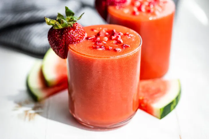 Refreshing Watermelon and Strawberry Smoothie Recipe for Summer Hydration