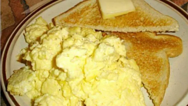 Rich Scrambled Eggs-For Those Not Afraid Of Fat