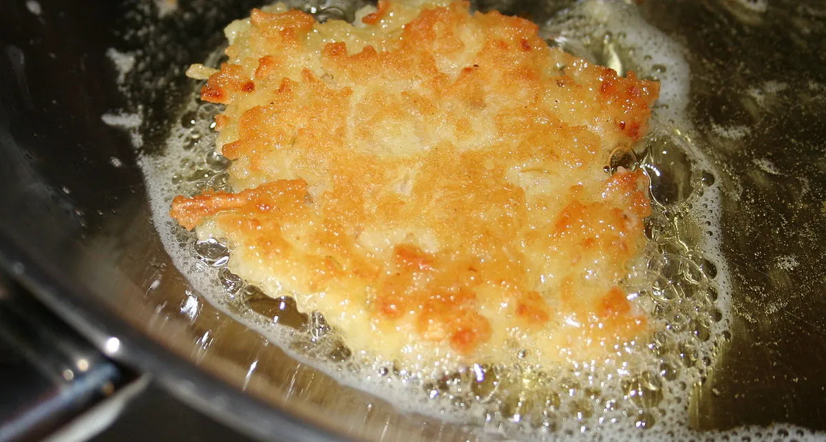 Ricotta Potato Latkes With Applesauce