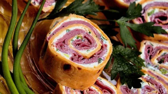 Roast Beef Horseradish Spirals