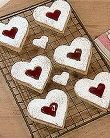 Romantic Heart-Shaped Linzer Cookies for Valentine’s Day